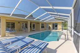 Villa Warren: Family Pool Paradise in Inverness – Screened Pool & Trail Adventures