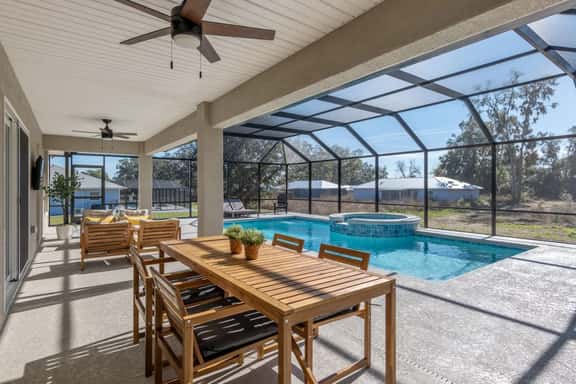 Villa Bennett: NEW 4-bedroom with pool & spa - Image 1