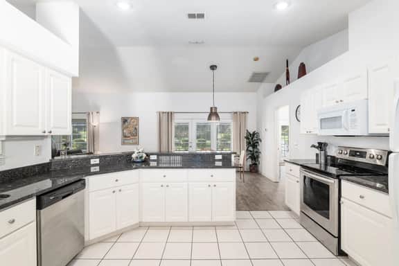 Villa Prins: Two Spacious Primary Bedrooms With Ensuites